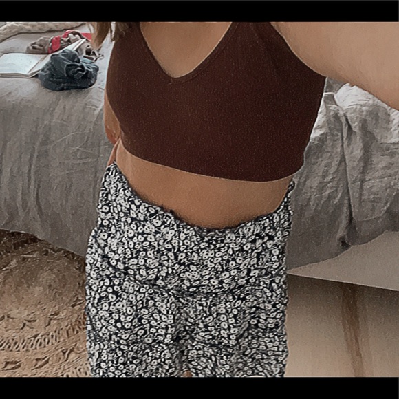 Floral wavey navy blue skirt - Picture 2 of 3